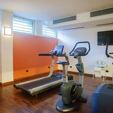 Design And Wellness With Pool And Gym Lejlighed Milano