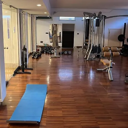 Apartamento Design And Wellness With Pool And Gym